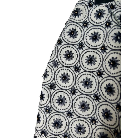 Club Monaco Women 00 White Beaded Mini Skirt Hand Embroidered Scalloped Floral - Picture 7 of 8